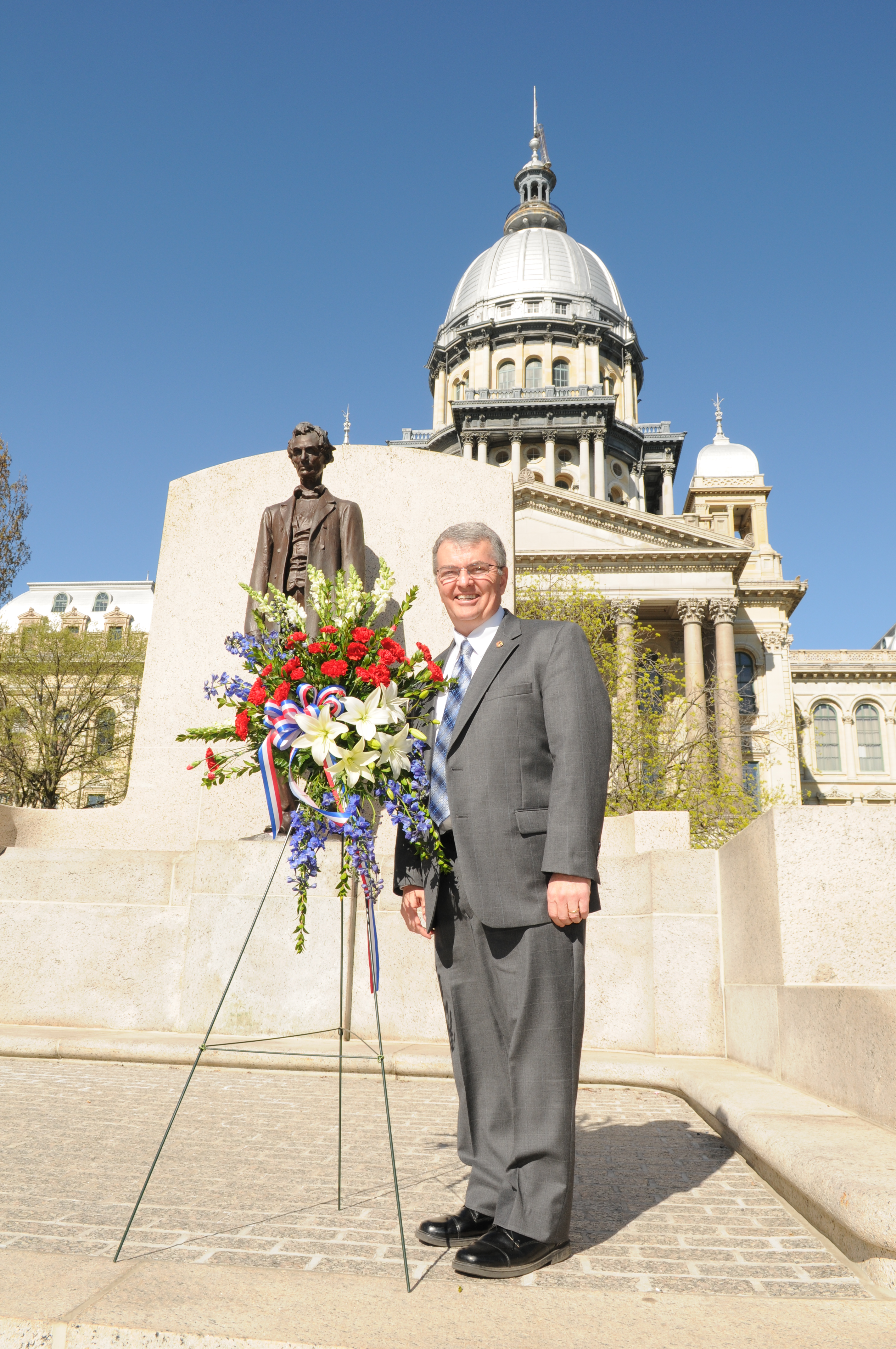 Bennett_with_Lincoln.jpg Bennett_with_Lincoln.jpg