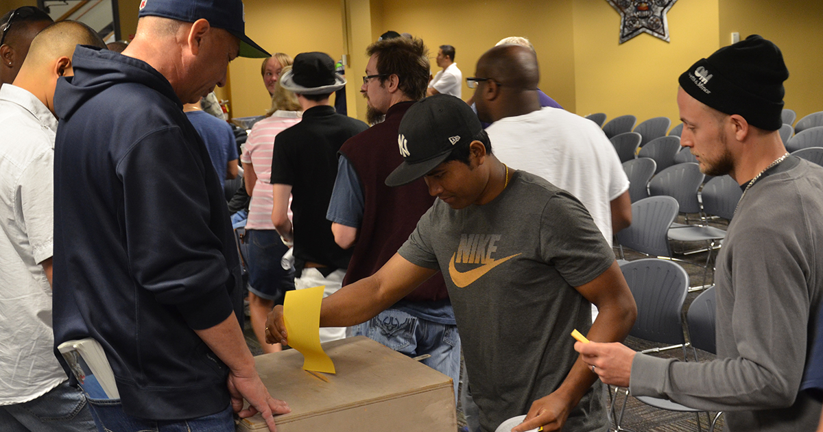 Teamsters at Safeway celebrate new 4-year contract Image