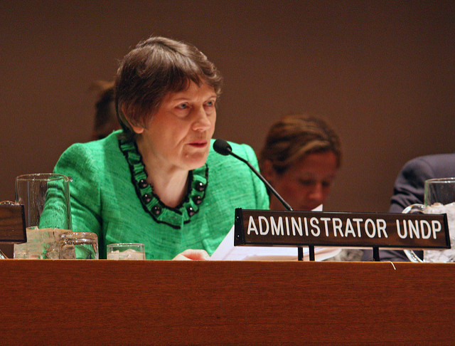 Former Prime Minister Helen Clark calls for politicians to unite for Smokefree 2025