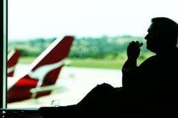 Qantas accused of sending more call-centre jobs overseas
