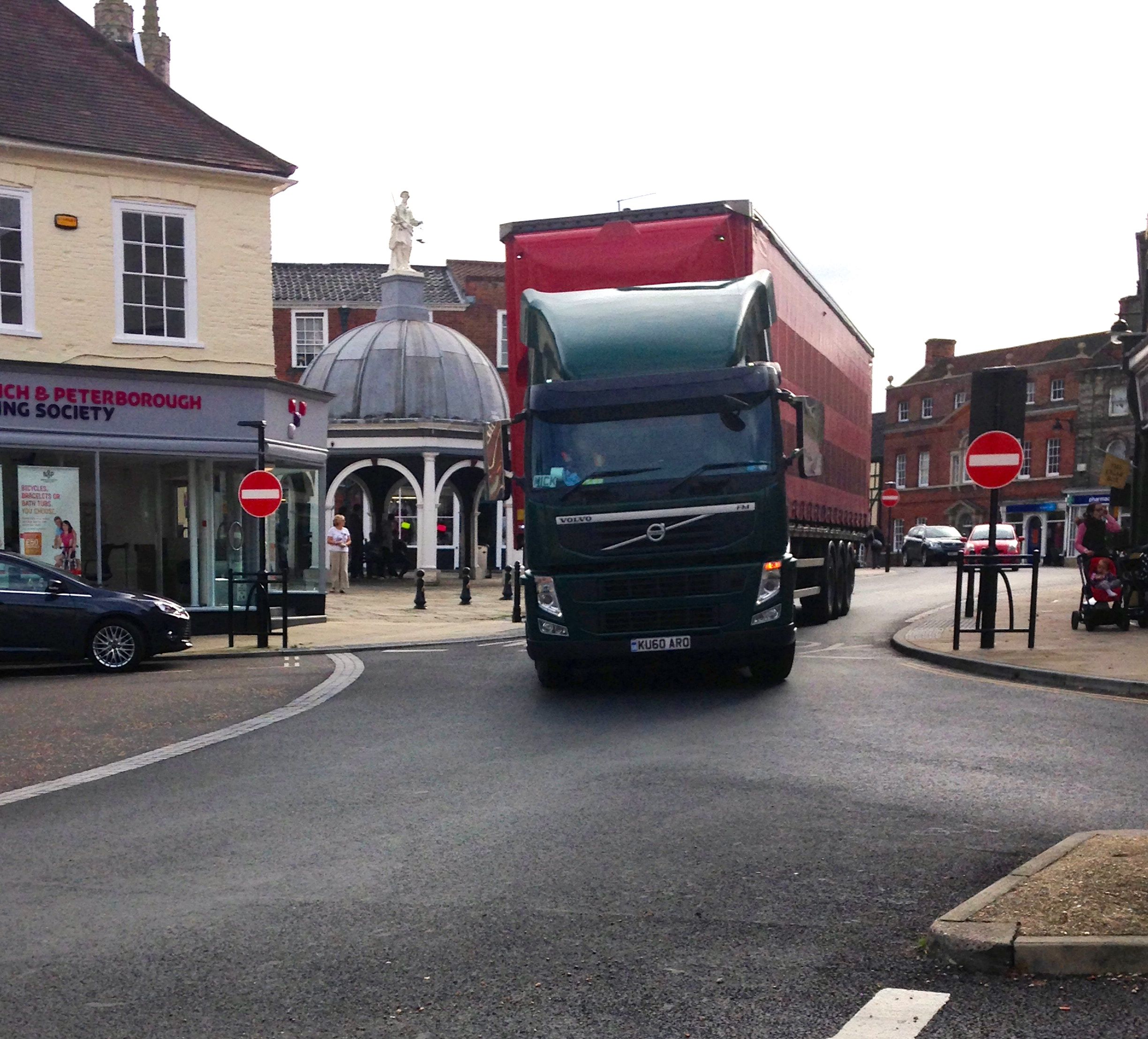 Bungay_HGVs_2.jpg