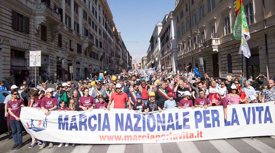 MarchaRoma_200518.jpg