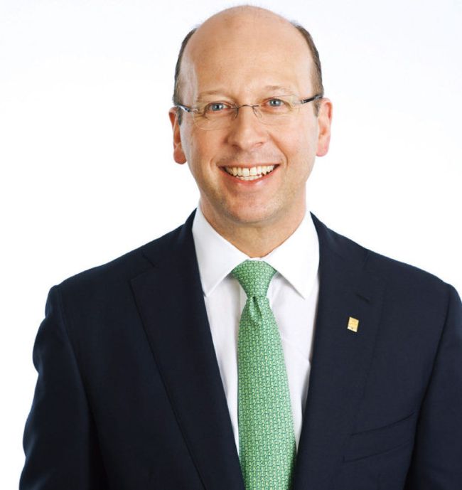 Canada’s Major Bank CEOs Urge Support for Ailing Energy Sector
