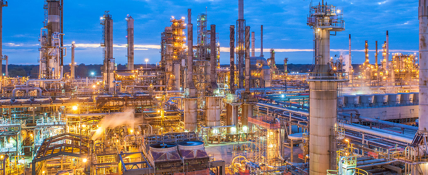 What is the Economic Contribution of Refineries in Ontario?