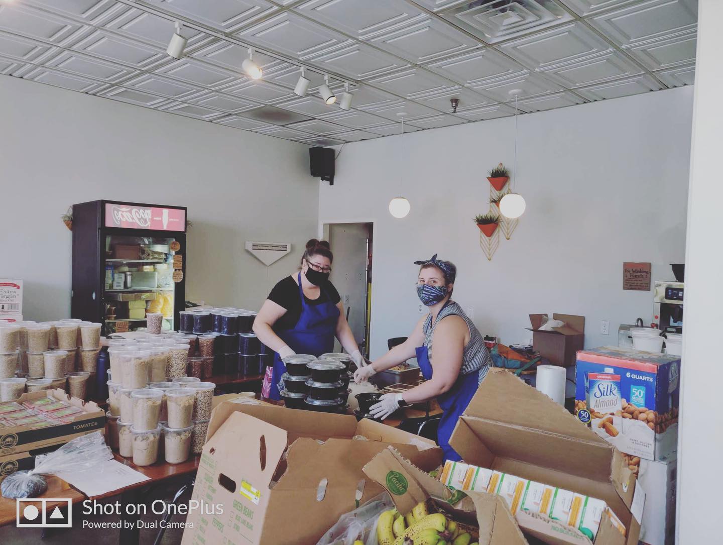 Glassell Park's Lemon Poppy to deliver food to seniors 4-24-2020 #3