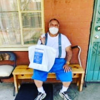 William Mead Homes served Homegirl Café meals to seniors 4-28-2020 #2