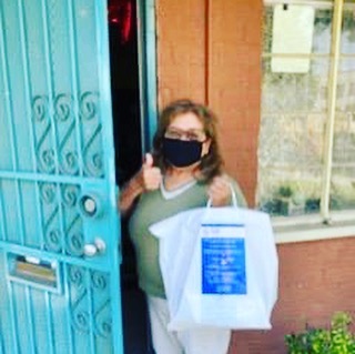 William Mead Homes served Homegirl Café meals to seniors 4-28-2020 #4