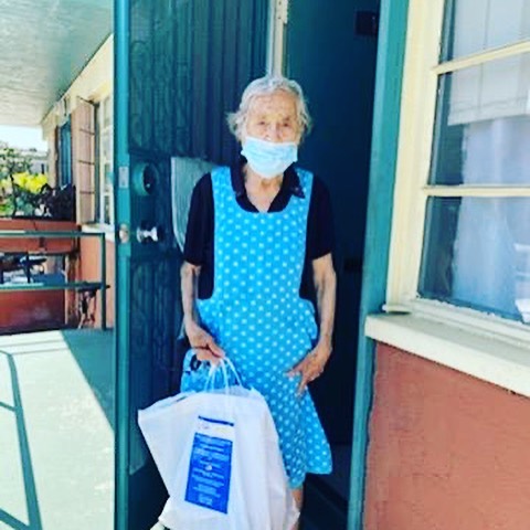 William Mead Homes served Homegirl Café meals to seniors 4-28-2020 #6