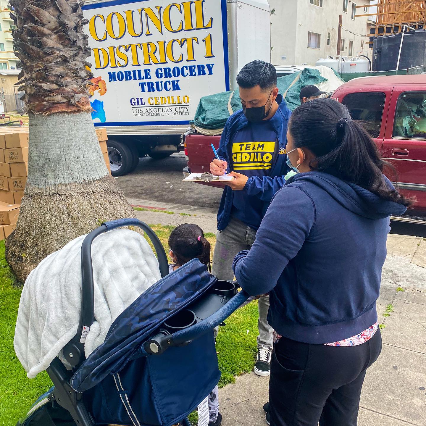 Councilmember Gil Cedillo's Mobile Grocery Truck was parked Leeward Ave and Magnolia St in Westlake 5-14-2021 #1