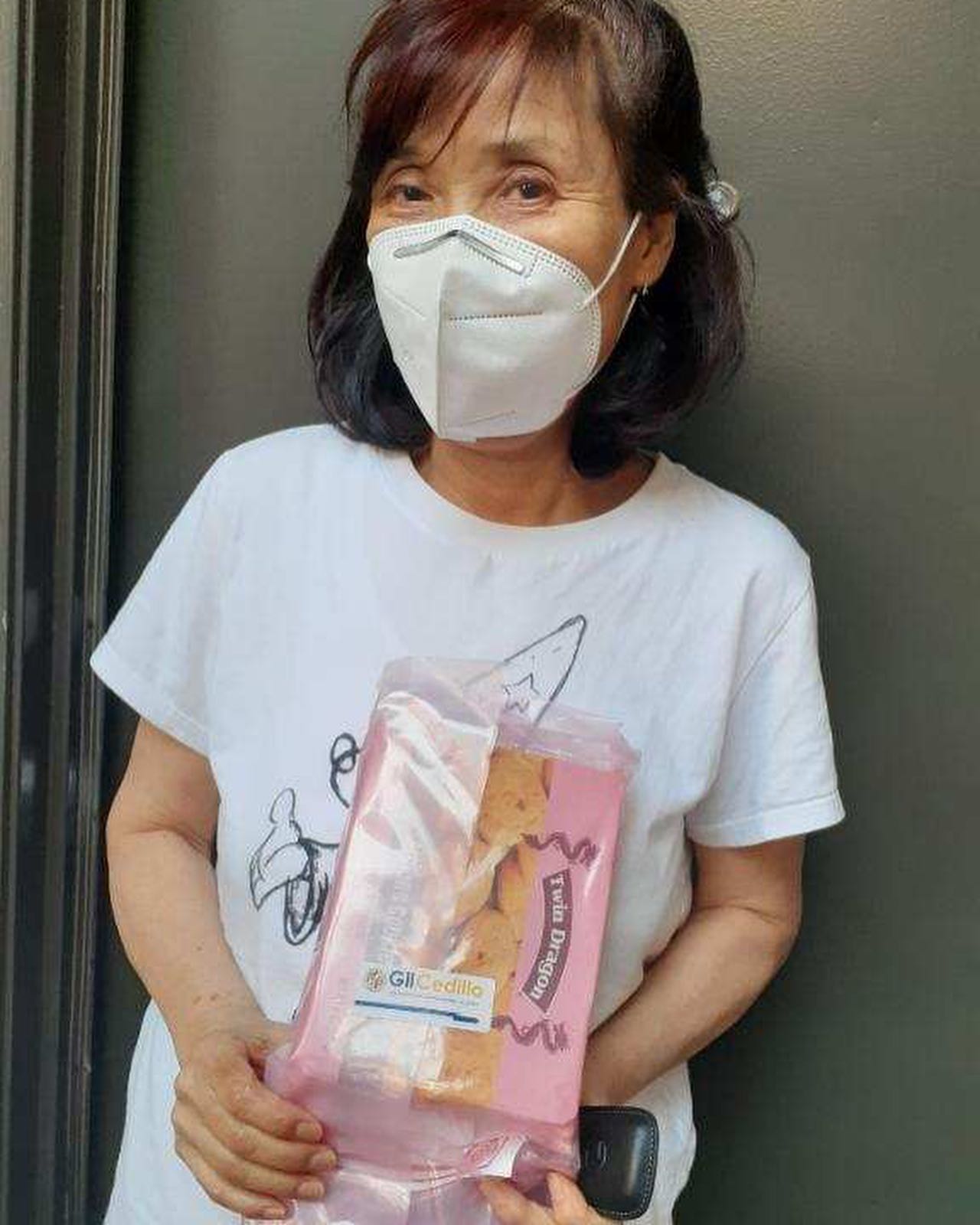 Mother's Day Gift Bag distribution at Beacon St. and Burlington St. in Westlake 5-9-2021