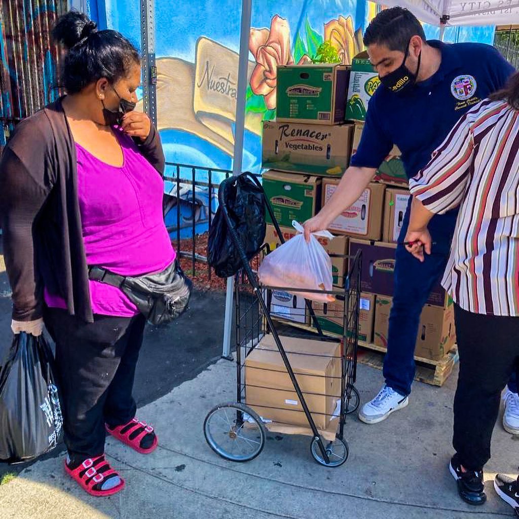 Councilmember Gil Cedillo's Grocery Truck was at Toberman St & Pico Blvd in Pico Union. 6-4-2021