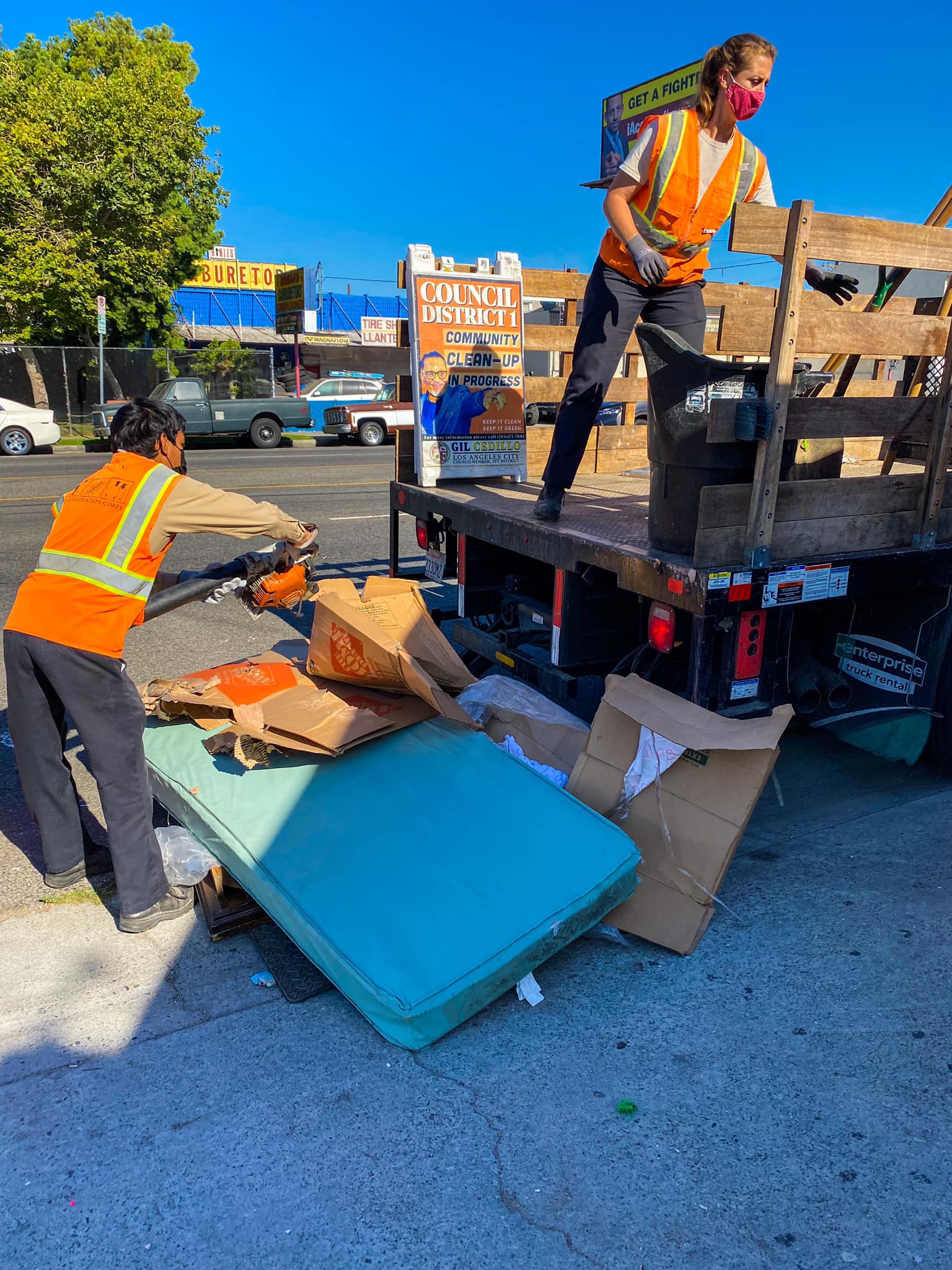 Councilmember Gil Cedillo's Strike Team cleaning alleys in Pico Union 6-14-2021 #1
