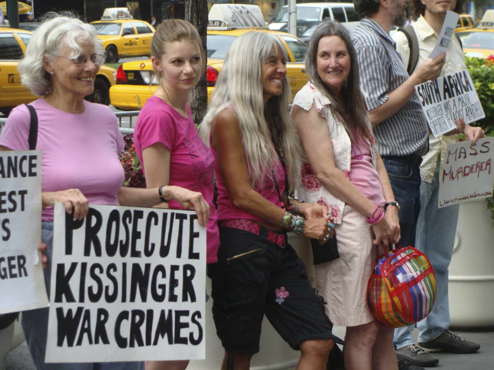http://etan.org/news/2011/graphics/kissinger%20july2011-4sm.jpg
