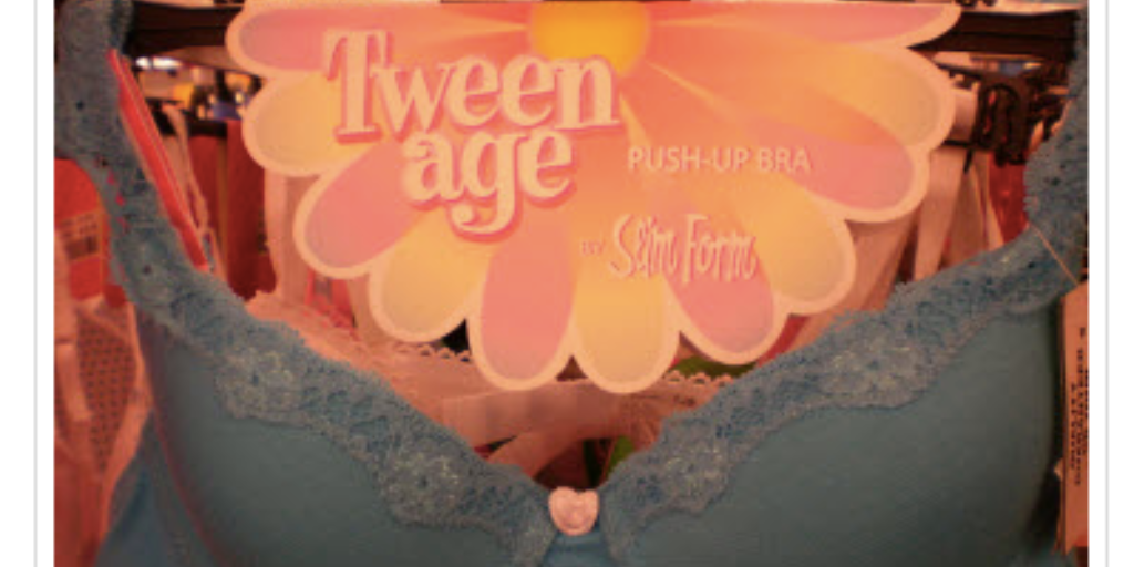 Push-up bras for tweens: the illusion of breasts for the youngest girls