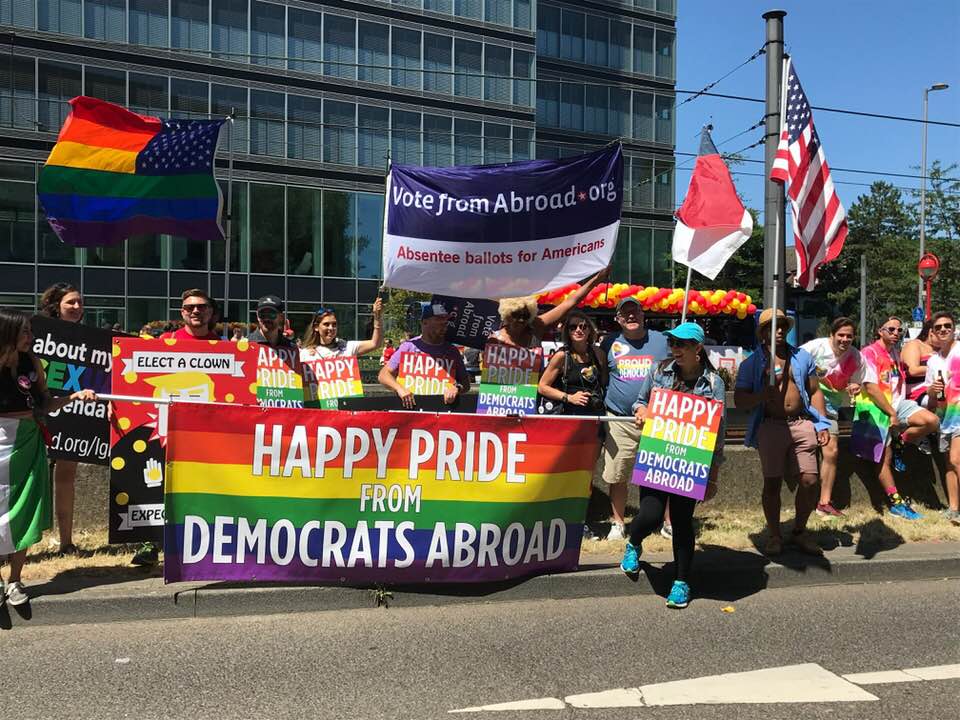 CSD_Group_photo_before_the_march_start.jpg