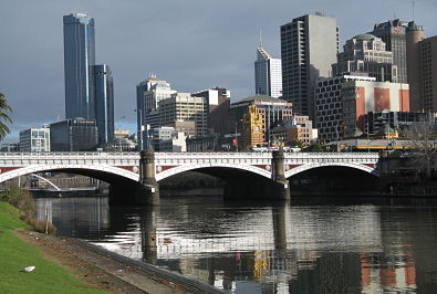 Melbourne___Yarra_2009_opt.jpg