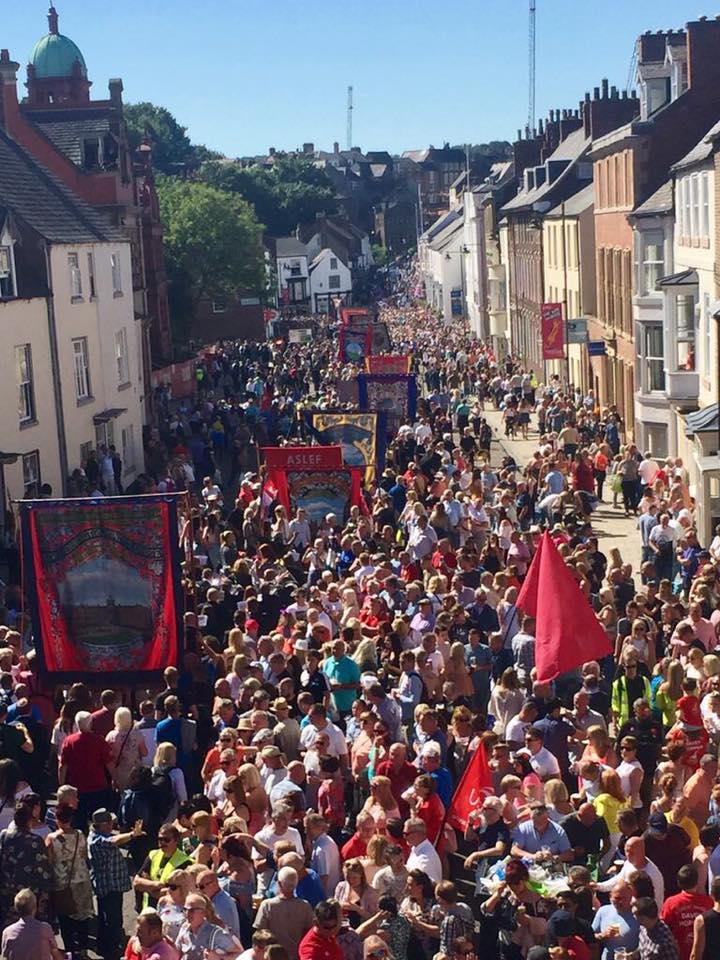 gala_elvet_crowd.jpg