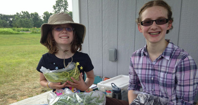 VG_two_kids_sitting_August_2014.jpg