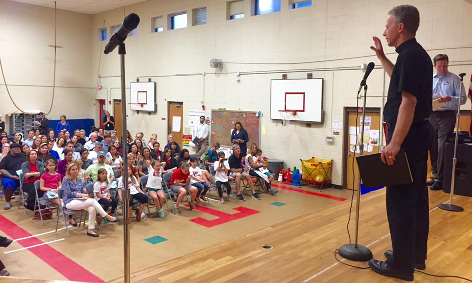 1605 - ATX - Fr. Bill Wack at Travis Heights Elementary Assembly