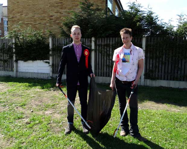 Reece-and-Louise-litter-picking600.jpg