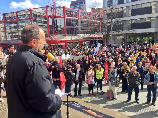 PB_addressing_BIS_protest.jpg PB_addressing_BIS_protest.jpg