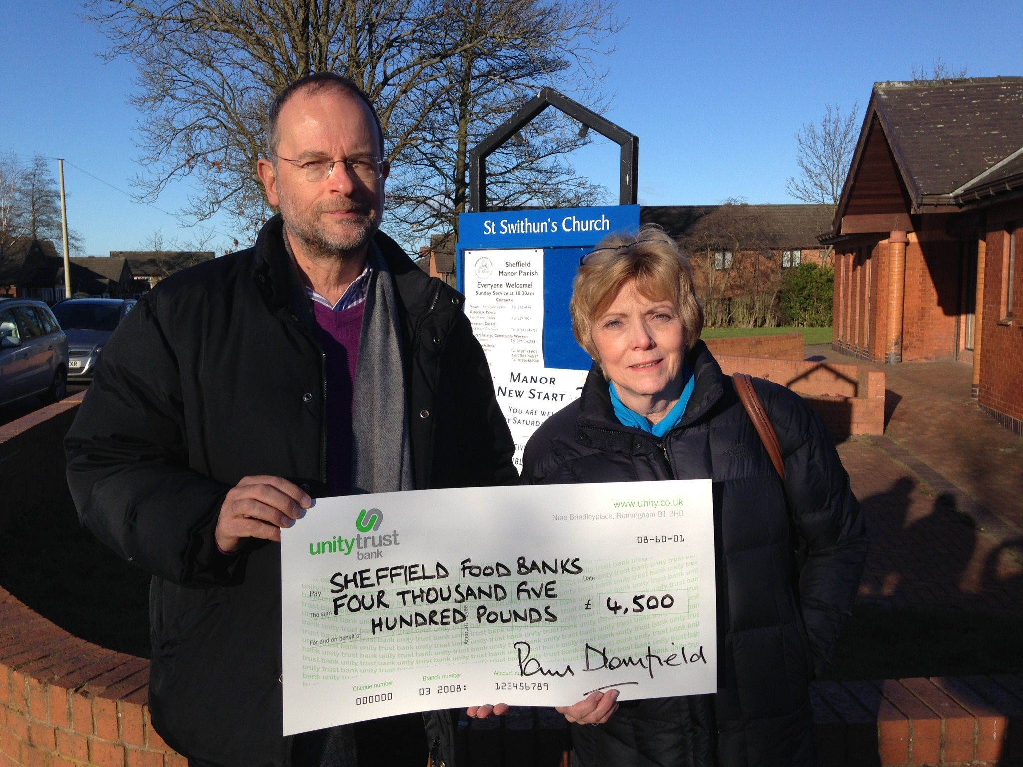 Christmas_Appeal_for_Foodbanks_photo_with_Deni_Ennals.jpg Christmas_Appeal_for_Foodbanks_photo_with_Deni_Ennals.jpg