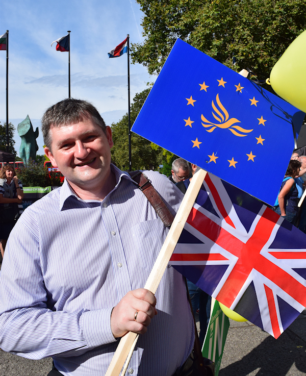 Bournemouth Lib Dems March for Europe