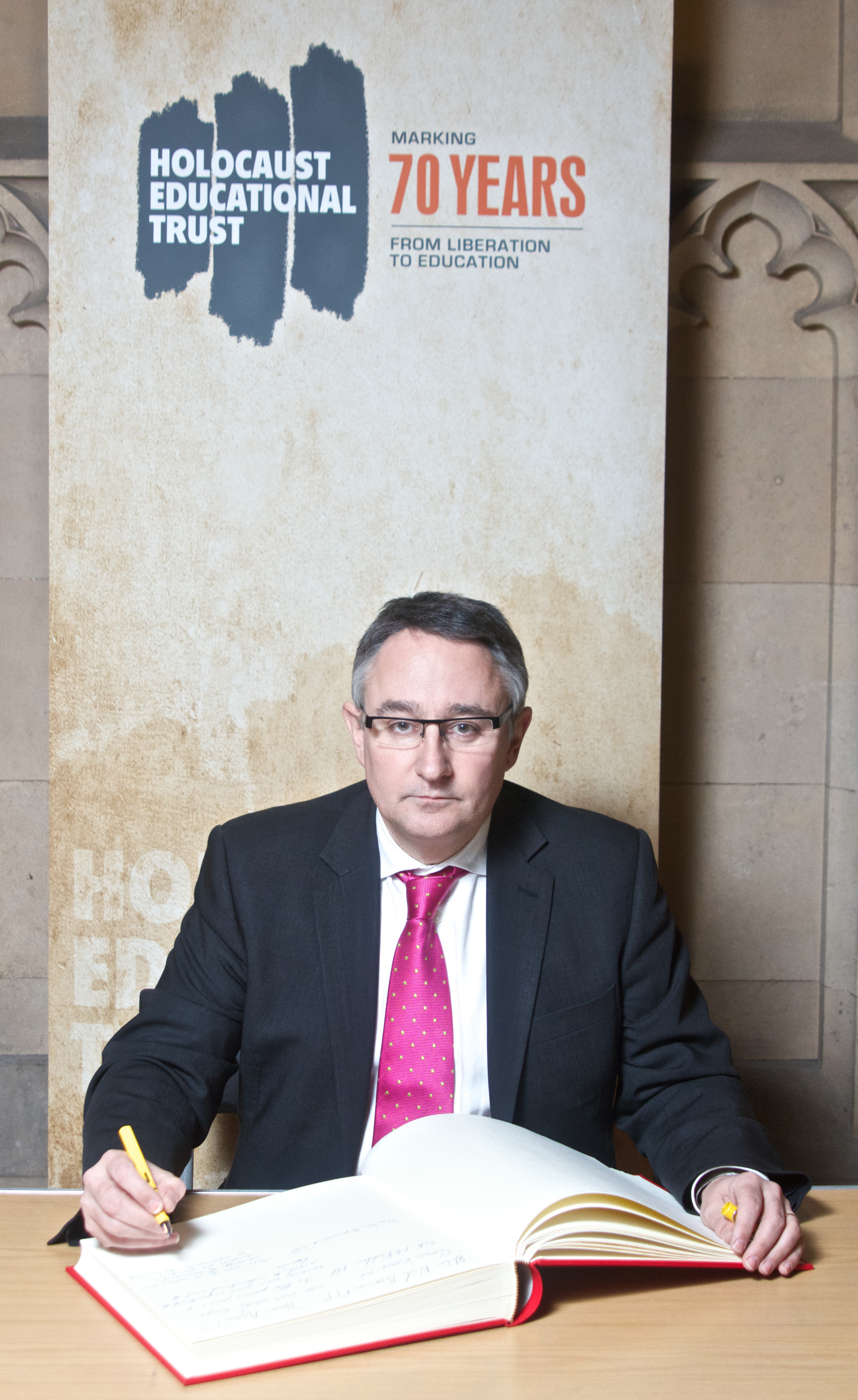 Martin Horwood MP signs Holocaust Educational Trust Book of Commitment