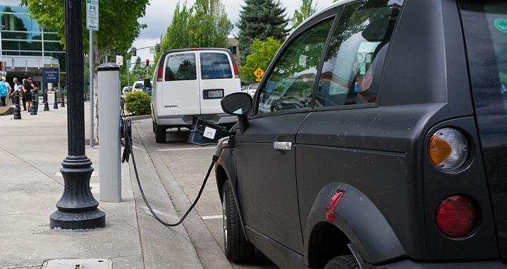 Liberal Democrats demand to see more electric charging points