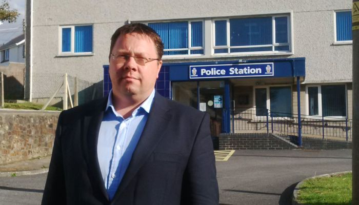 Stop Police Desk Closures