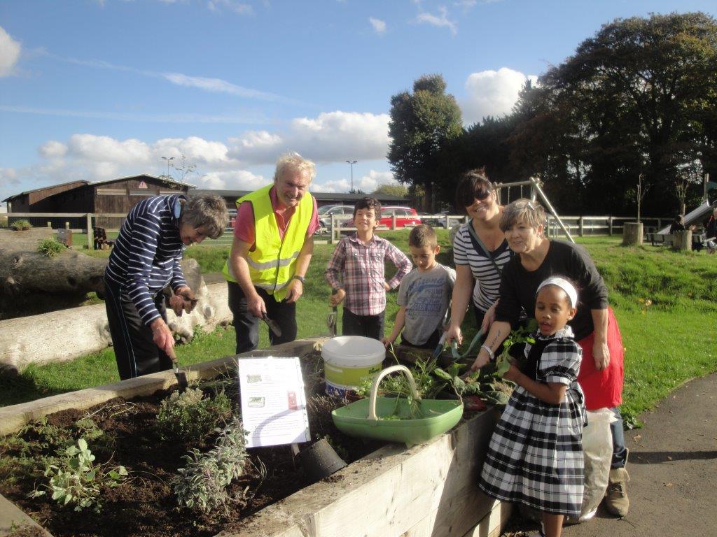 Gade Valley Councillor Gardens with Local Residents