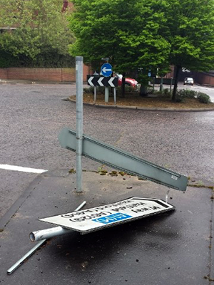 Flattened sign on Osborne Way Flattened sign on Osborne Way