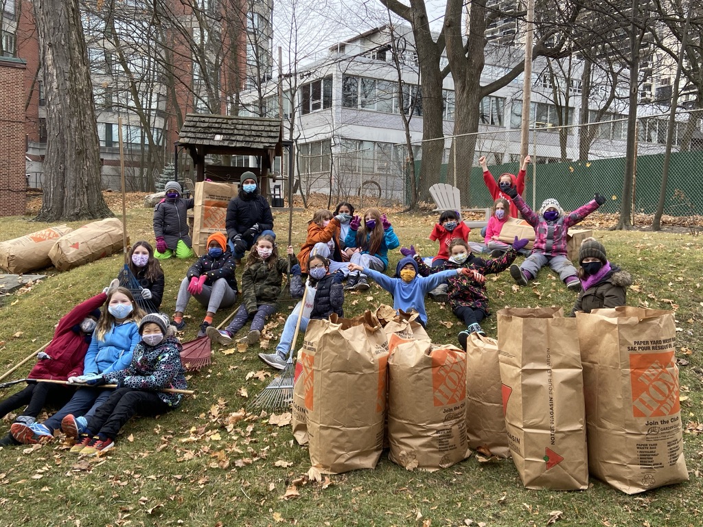 Grade_3_4s___5s_posing_with_their_contributions.jpg