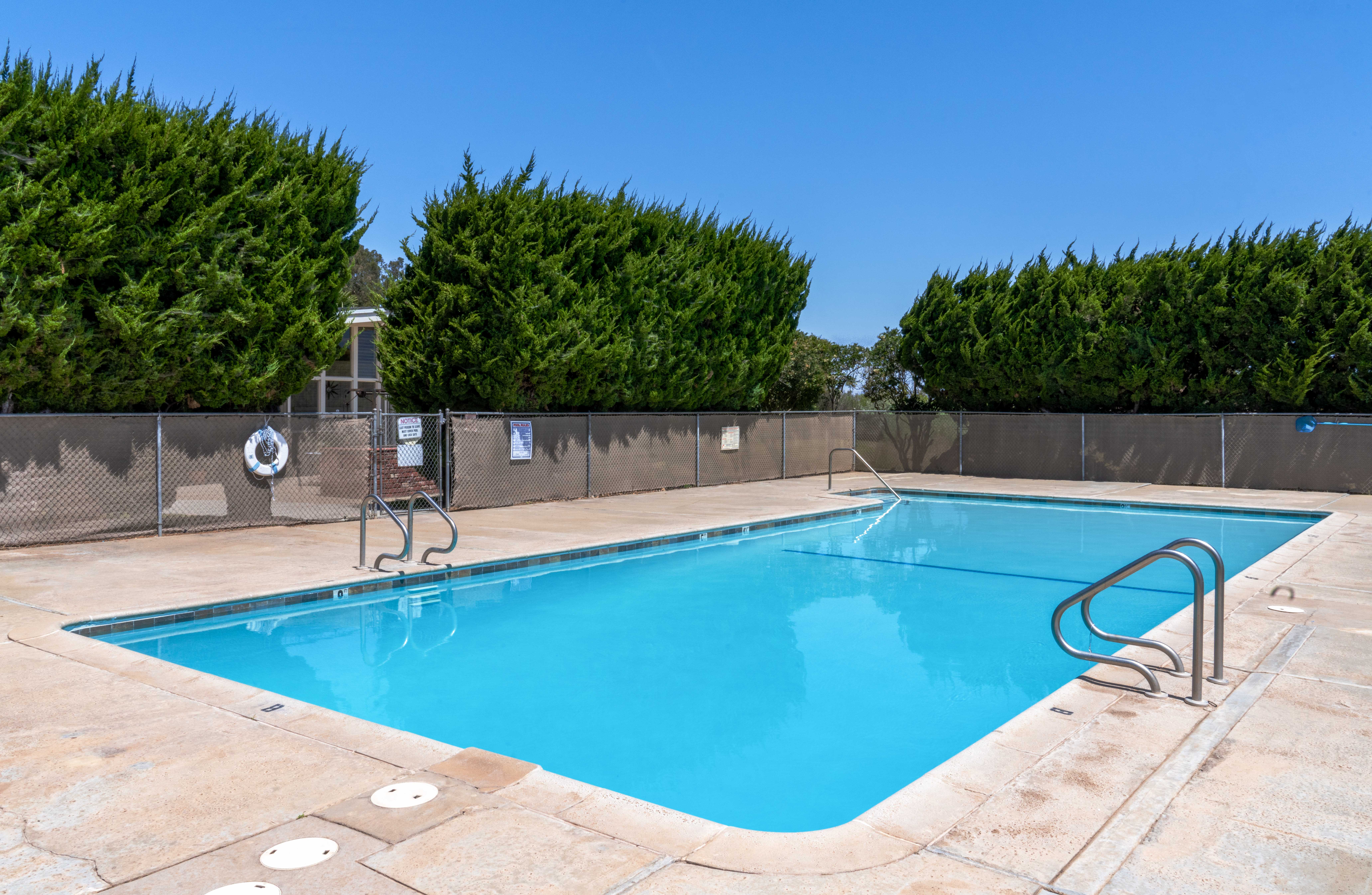 LMVC_pool_sm-.jpg