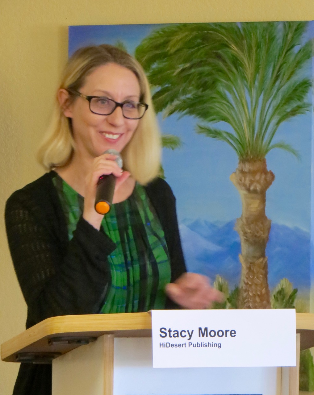 Emcee_Stacy_Moore.jpg