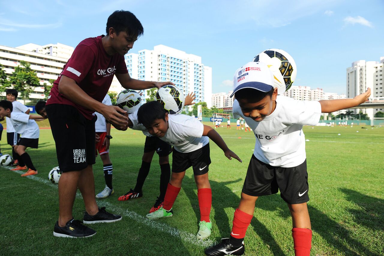 Young footballers learn skills and nutrition at Premier League Football Skill