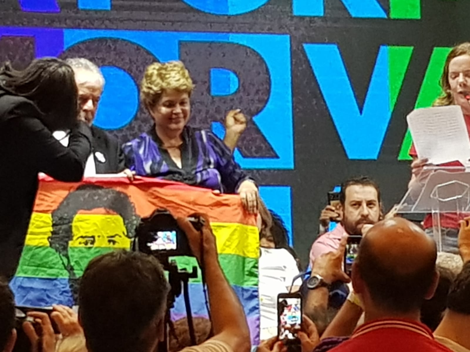 Dilma Rousseff présente au congrès du PT.