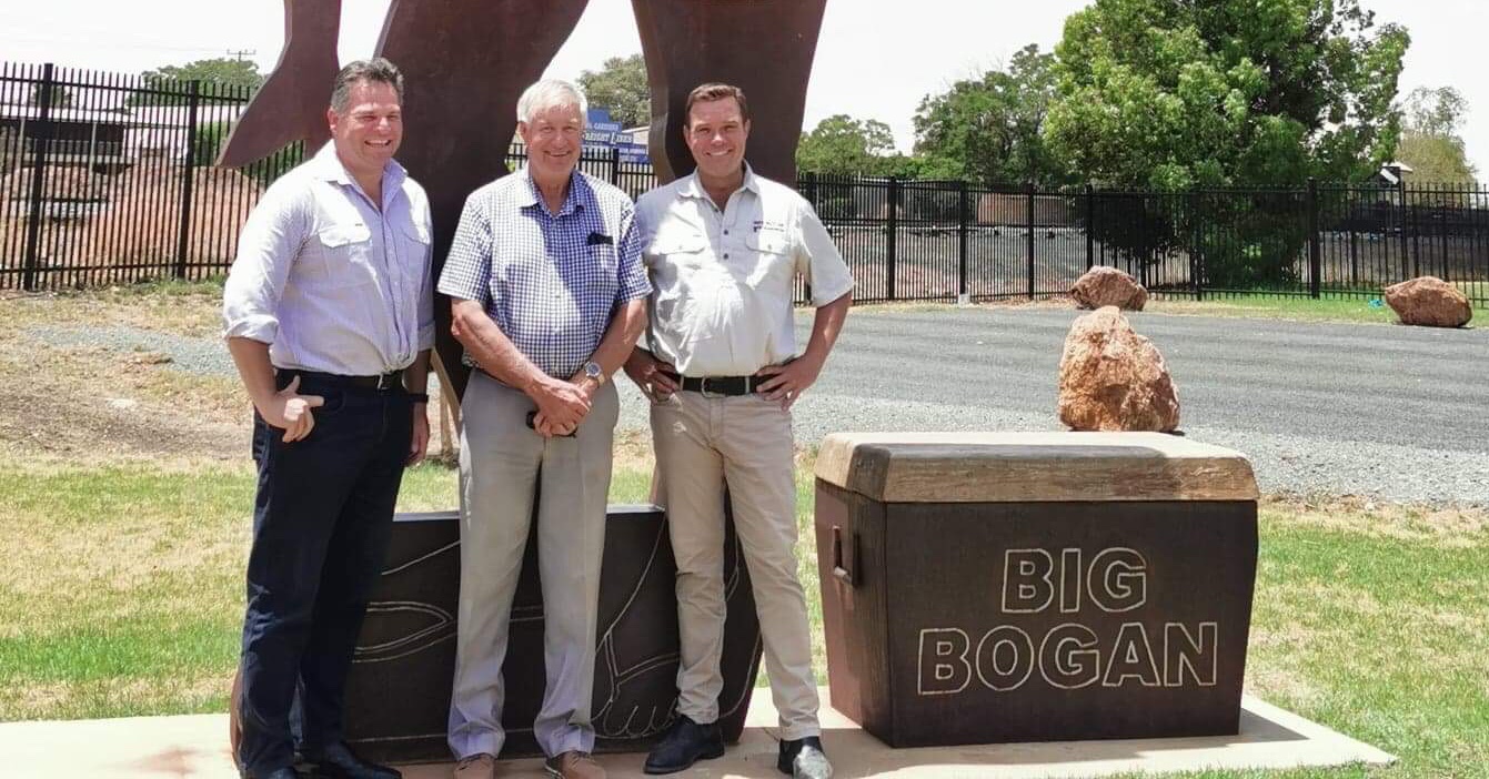 Phil joins me on the road in Barwon Image
