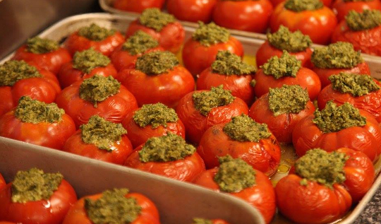 A yummy dish of tomatoes