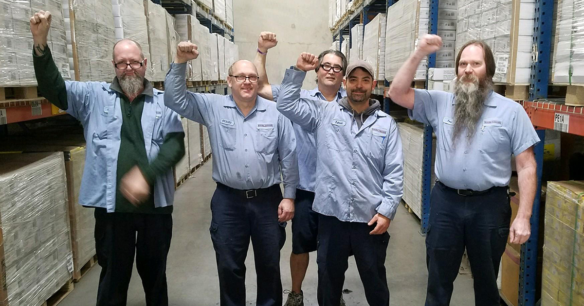 100% yes! Total solidarity in contract vote at Wanke Cascade Image