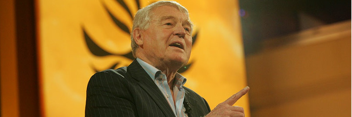 Paddy Ashdown speaking at Lib Dem conference.
