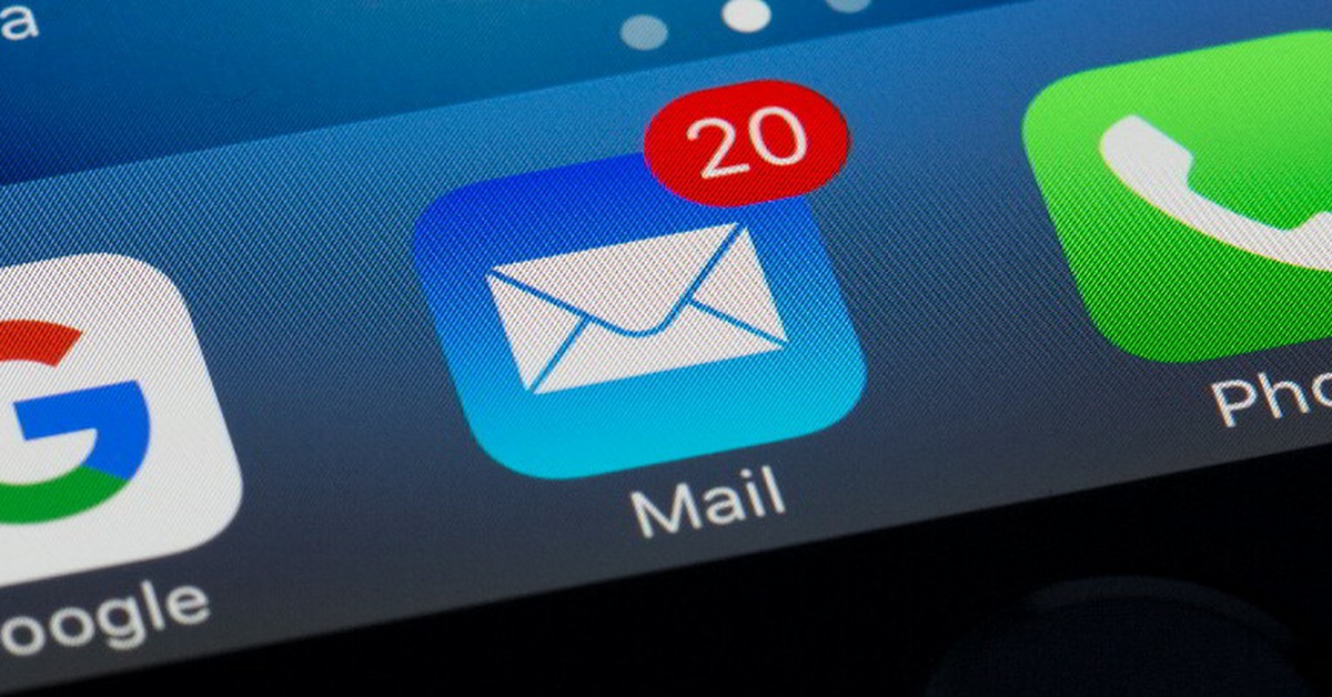 Screen of an iPhone showing Google, Mail and Phone apps.