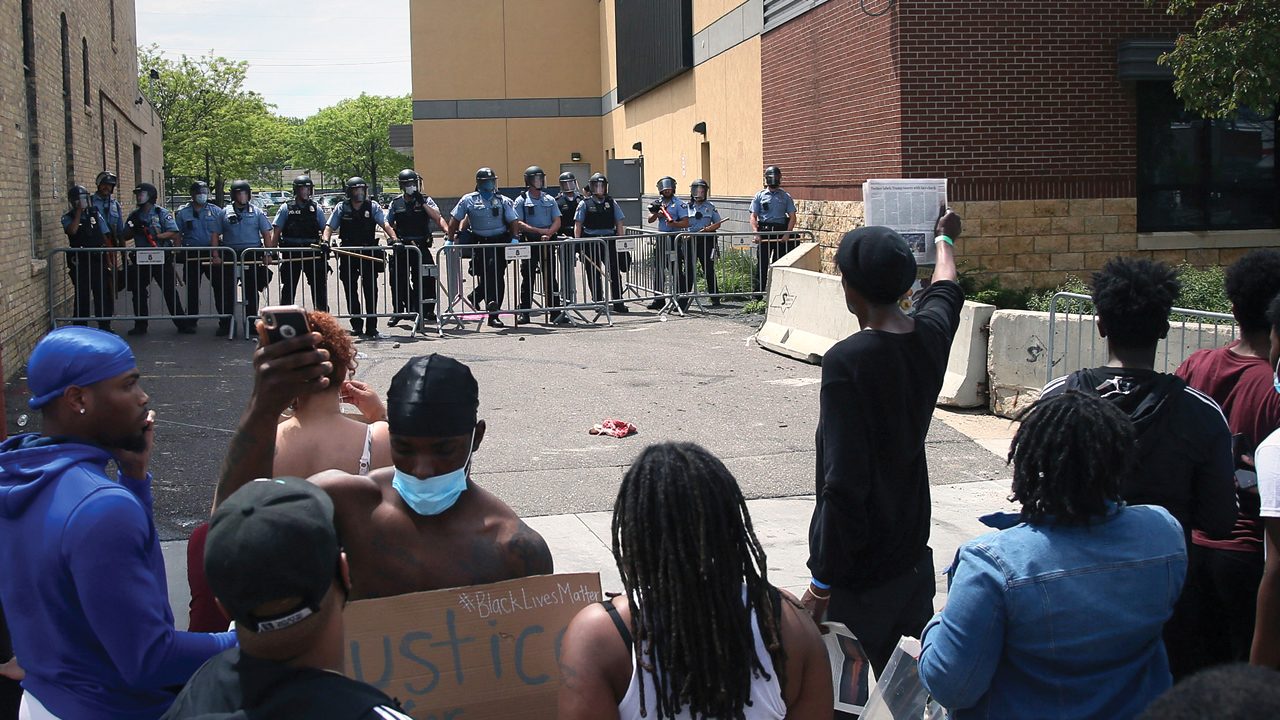 Minneapolis police to residents confronted by criminals: 'Do as they say'