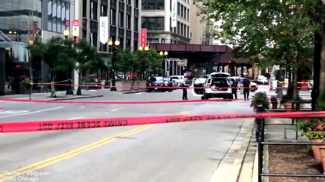 Looters ransack Chicago's famous Magnificent Mile using police shooting for justification