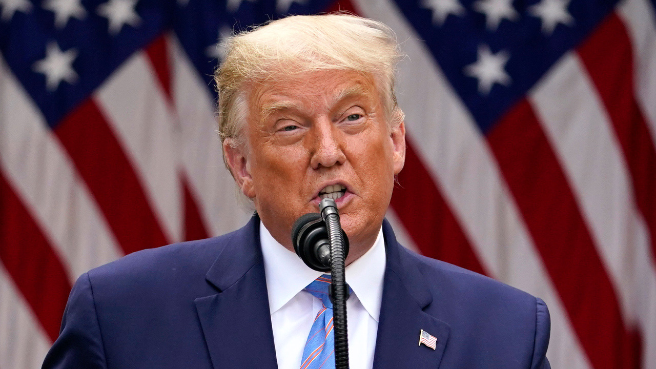 Trump administration bans Chinese, other Communist Party members from immigrating to US