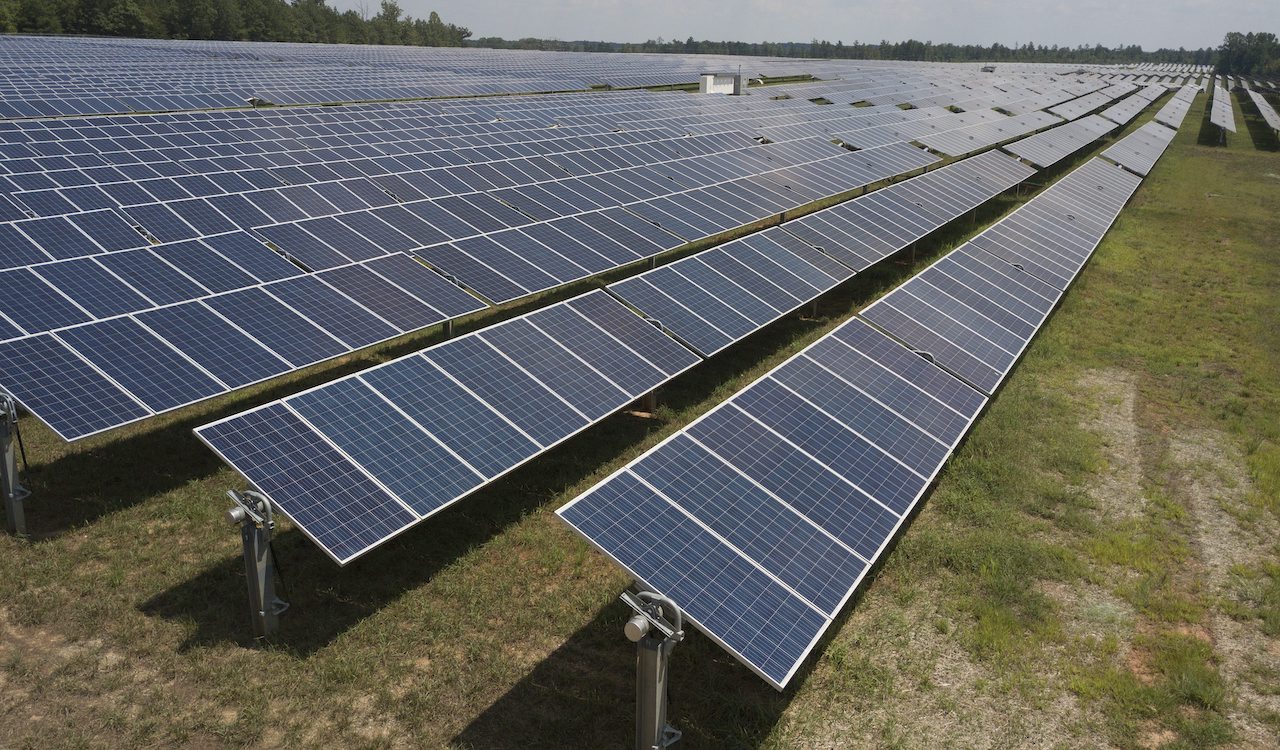 45,000-panel solar farm to be built in Edmonton's River Valley