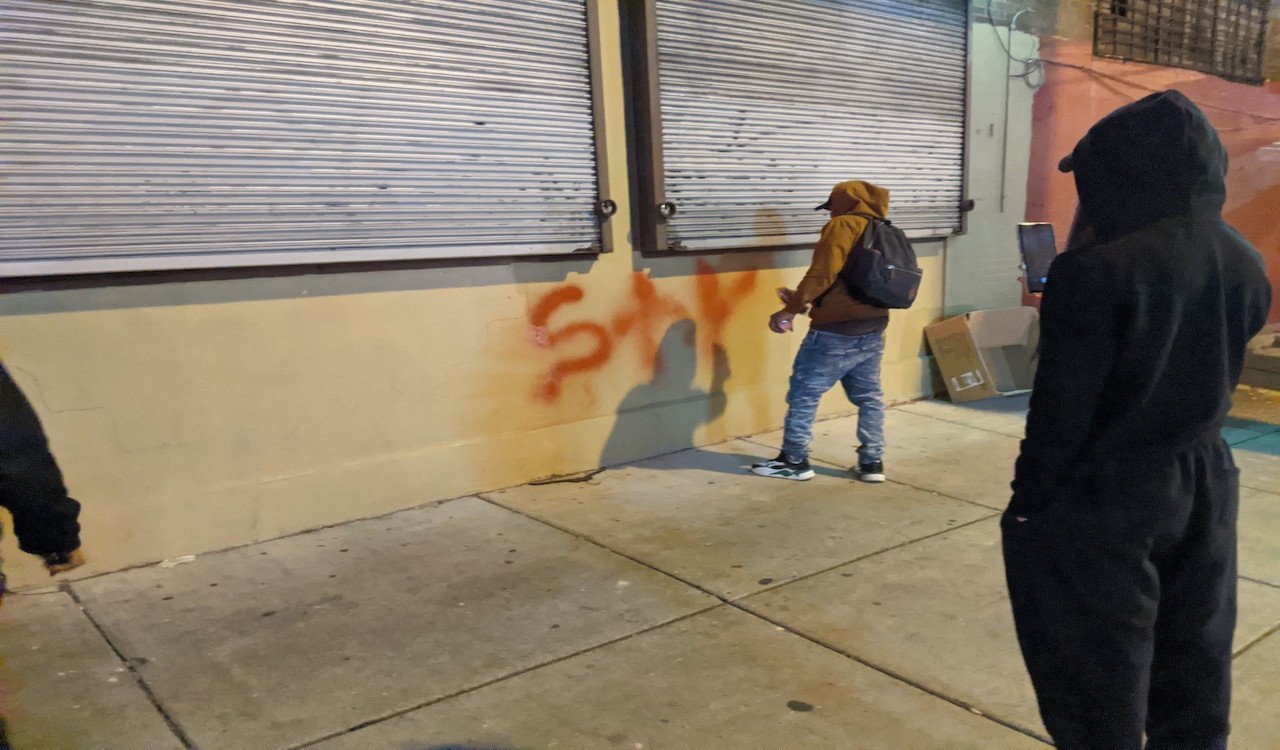 Philadelphia Police precinct attacked by rioters, National Guard called in