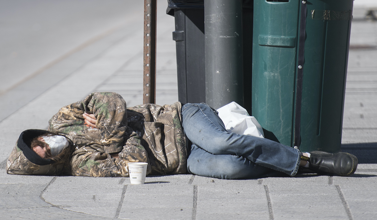 Poll: Majority of Canadians would support nighttime curfew