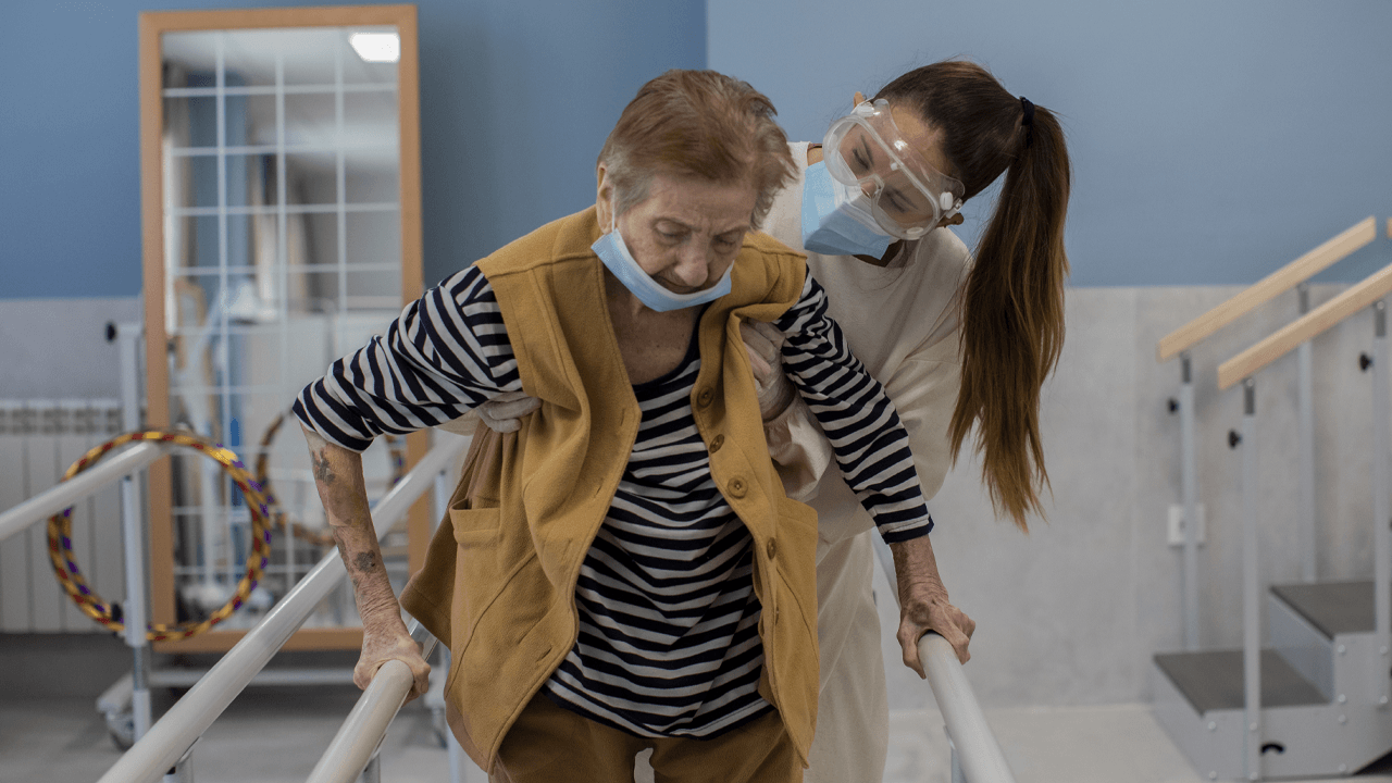 Elderly white Americans should not be prioritized for vaccine to “level the playing field,” says medical ethics expert