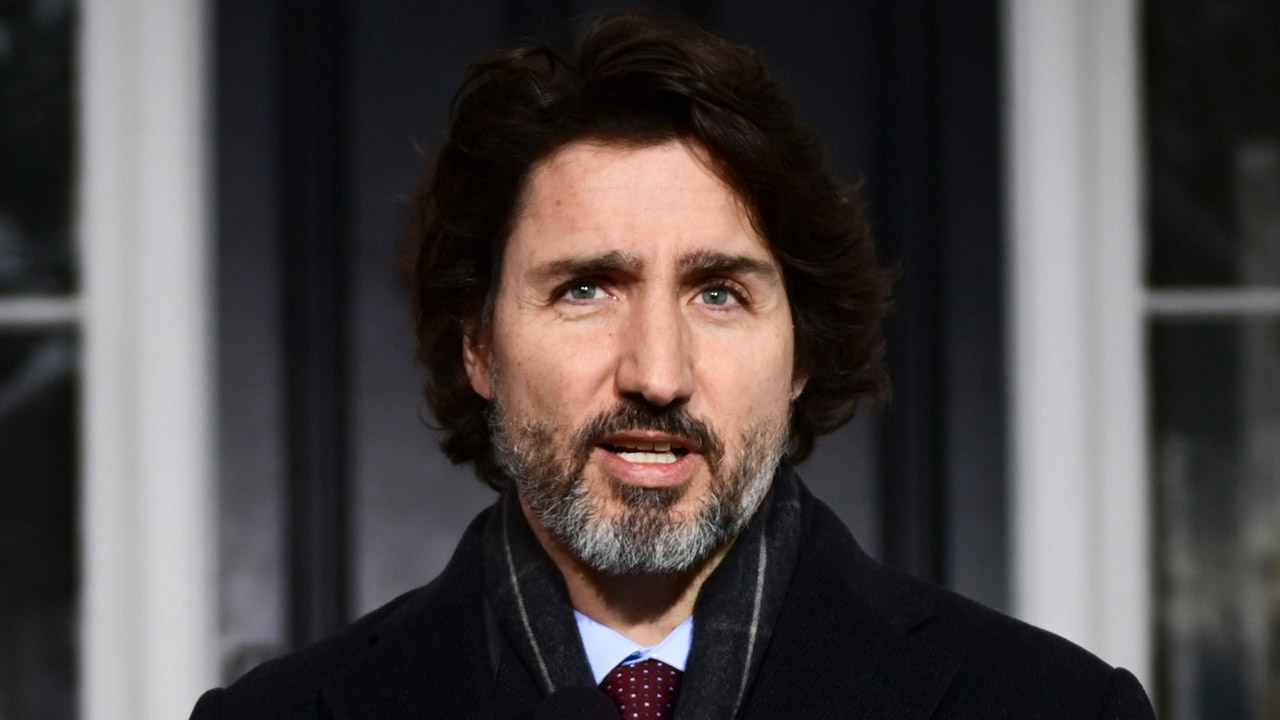 Trudeau's office was hands-on with story on buying faulty KN95 masks about to break